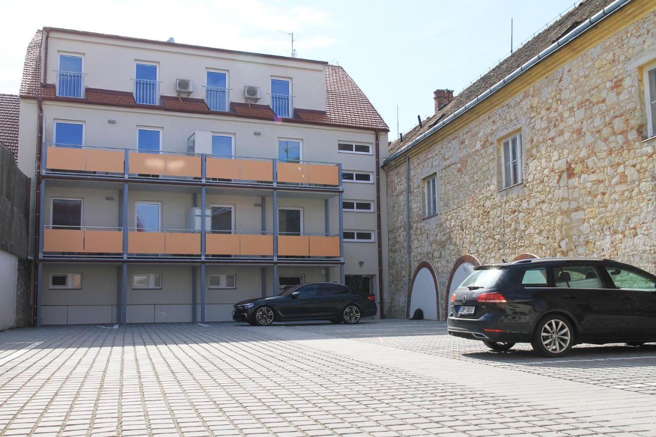 Velovino Apartman Микулов Экстерьер фото